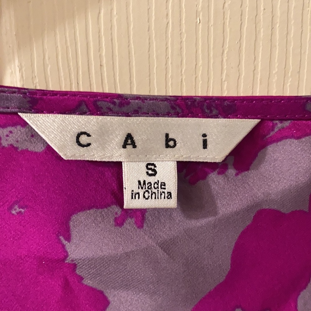 CABI SILK BLOUSE SIZE SMALL - Picture 2 of 4